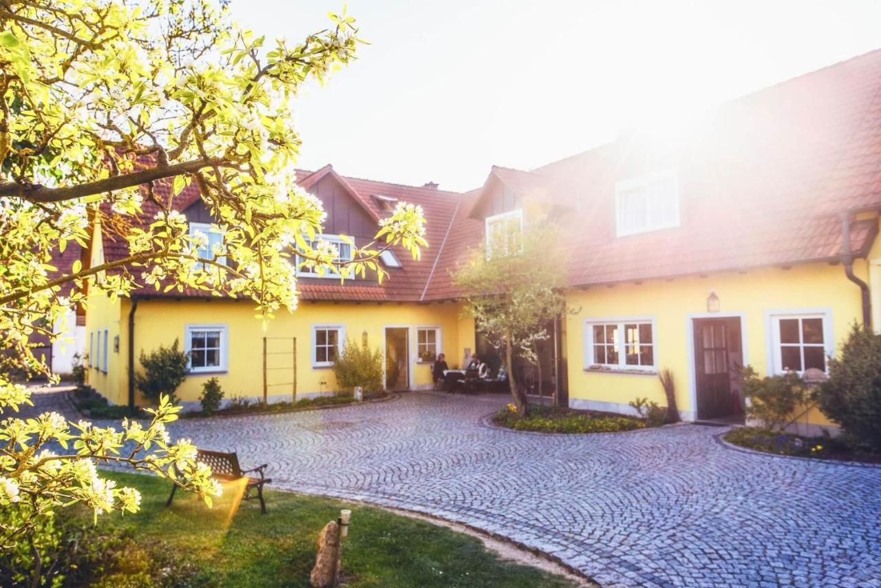 Pension Sankt Urban Sommerach Exterior foto