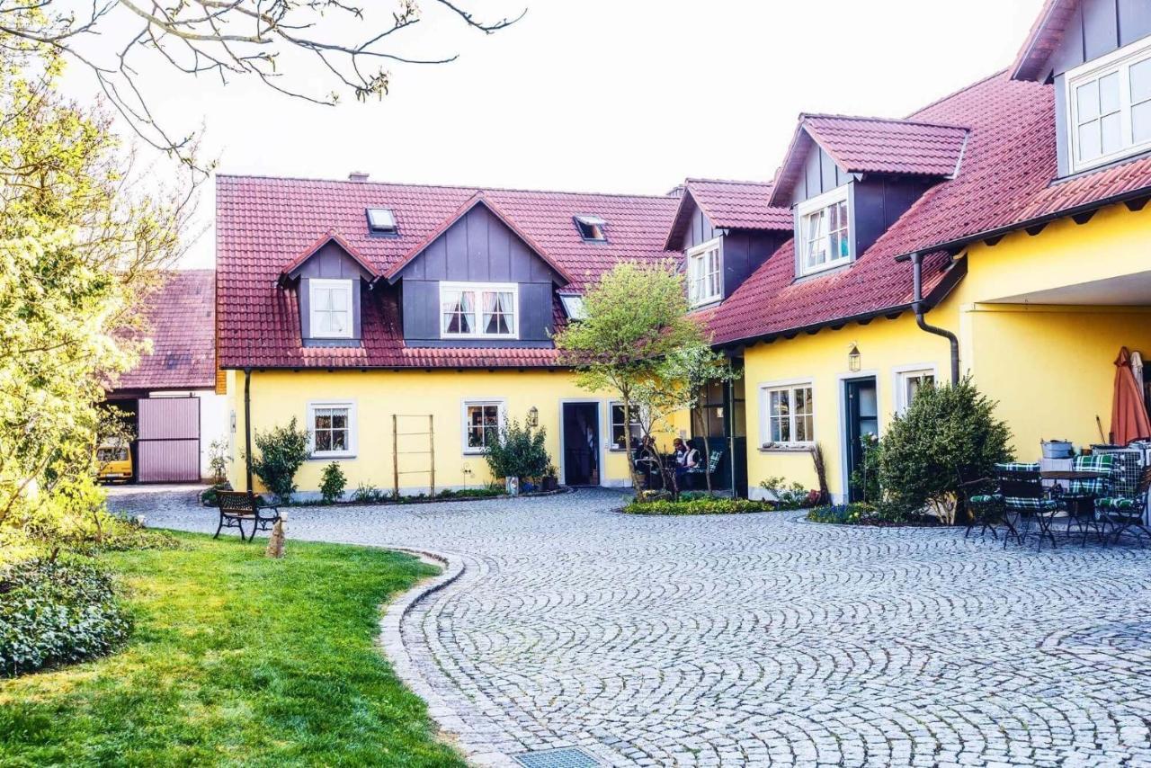 Pension Sankt Urban Sommerach Exterior foto
